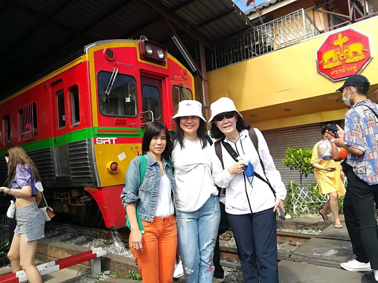 62 - https://tuvanvip.com | W​elcome to Thailand By TU Van VIP on tours. Van rental with Driver service. we are van vip rental transfer on tour in Bangkok ​service.